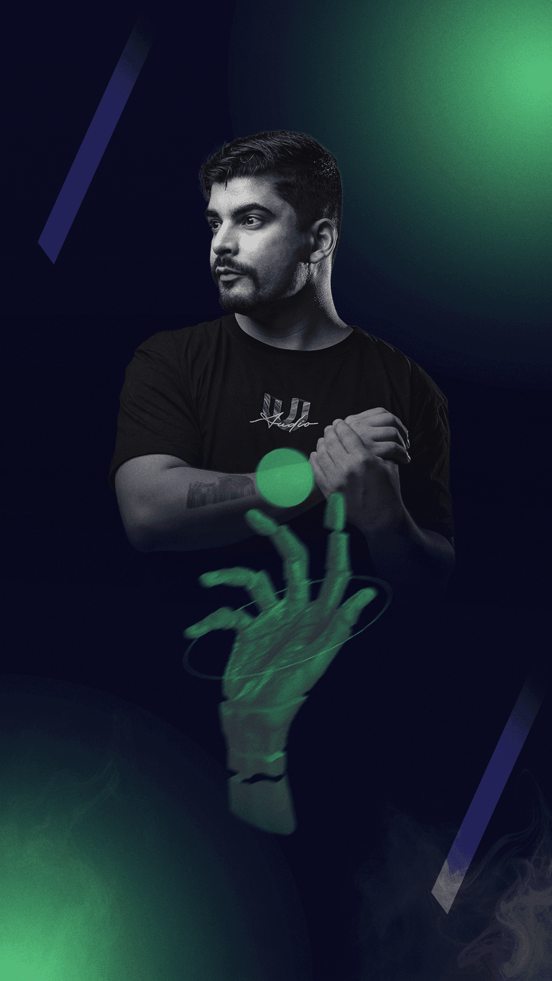 Plateia vibrando em pista iluminada de azul na Union Audio